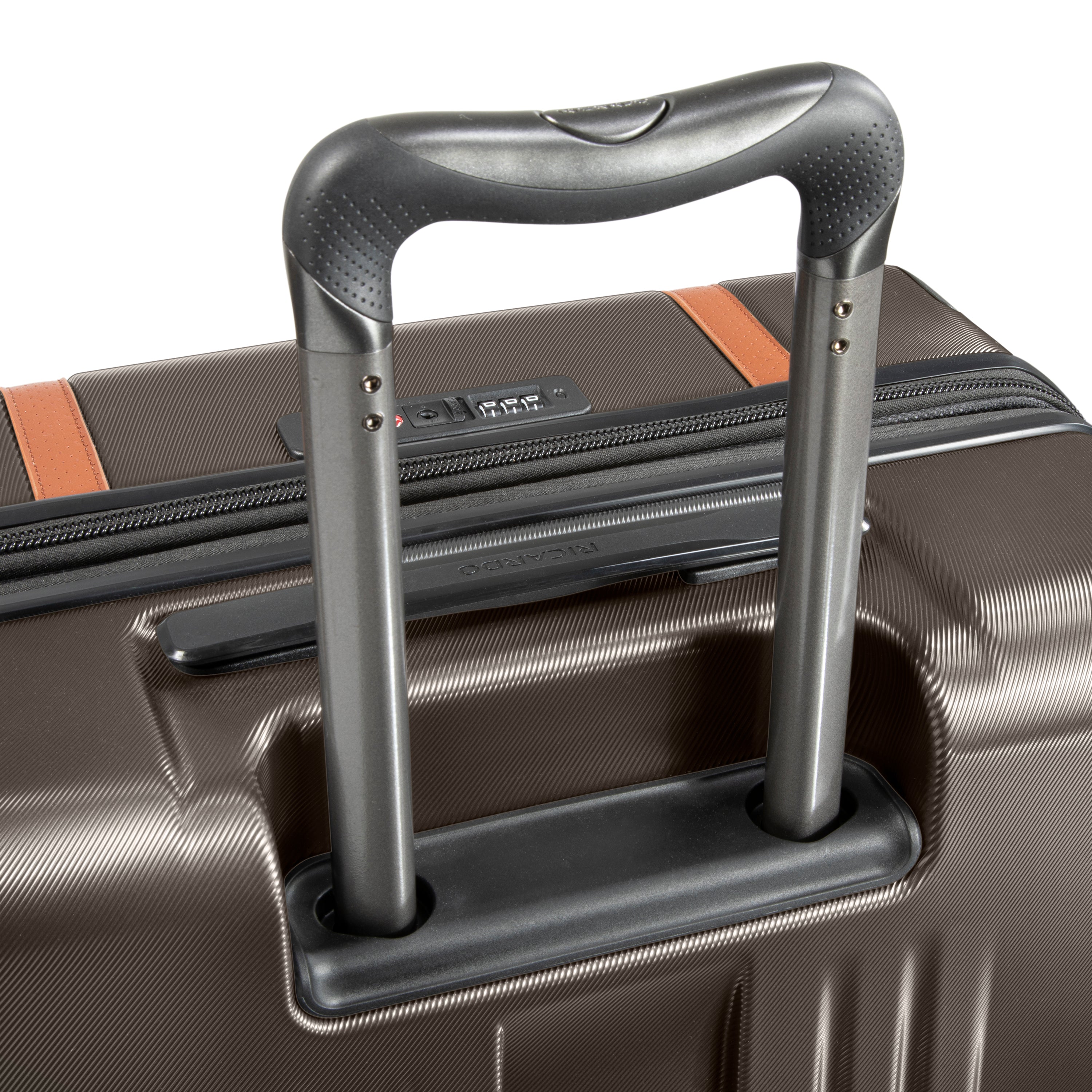 Montecito 2.0 76cm Hardside Check-In Expandable Spinner