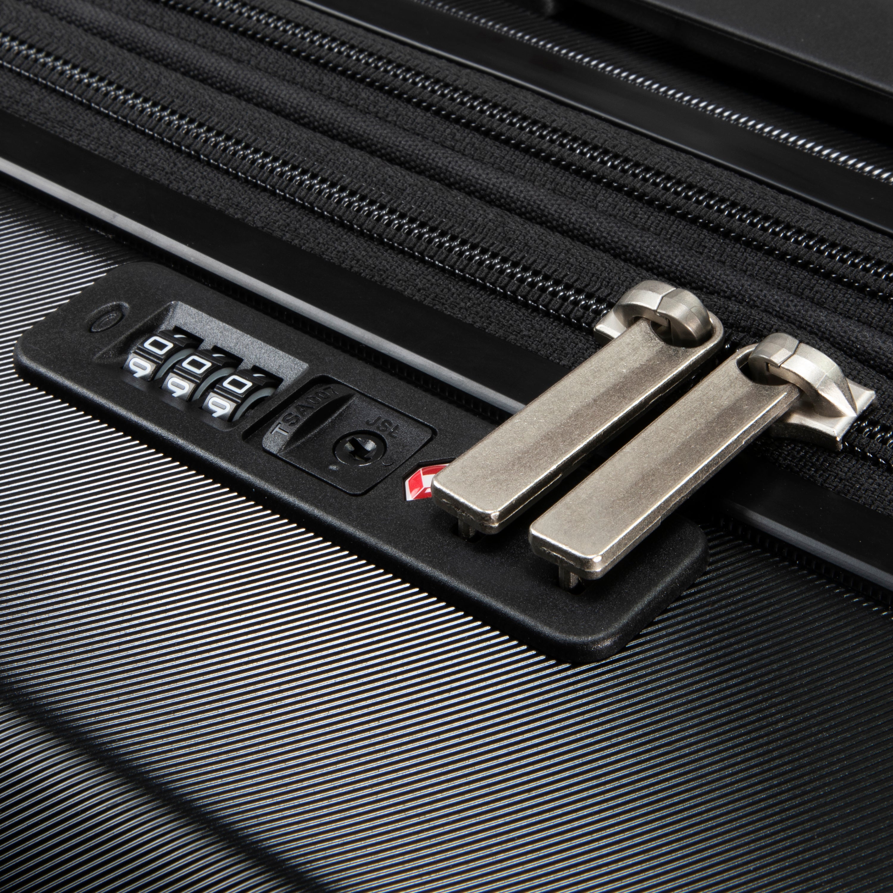 Ricardo Melrose 78cm Hardside Check-In Expandable Spinner